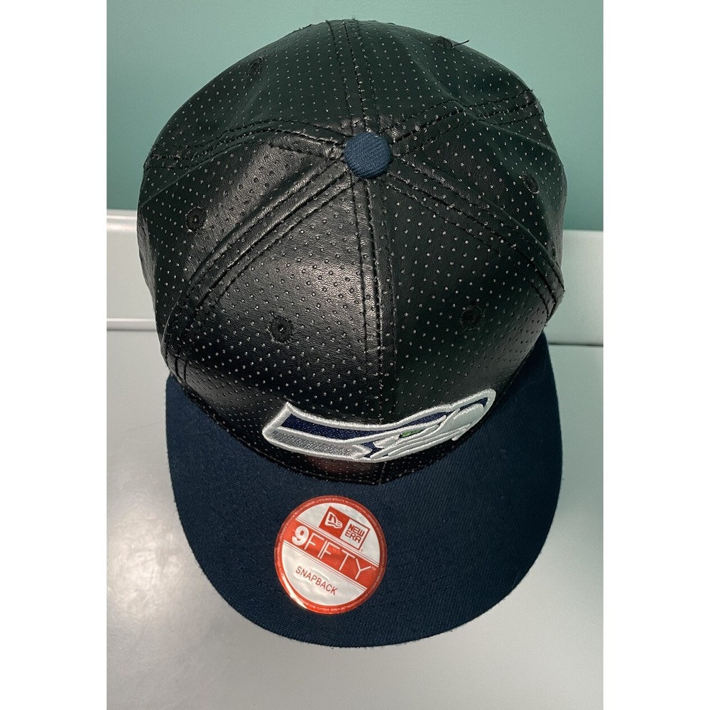Seattle Seahawks 9FIFTY Black Vinyl Snapback Hat New Era NFL Adjustable Cap - Picture 2 of 6